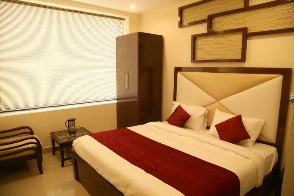 Hotel Eurasia Zirakpur Exterior photo